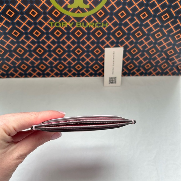 Tory Burch Willa Soft Quilt Slim Card Case Pink Plie Silver Barbie Barbiecore - Picture 4 of 7